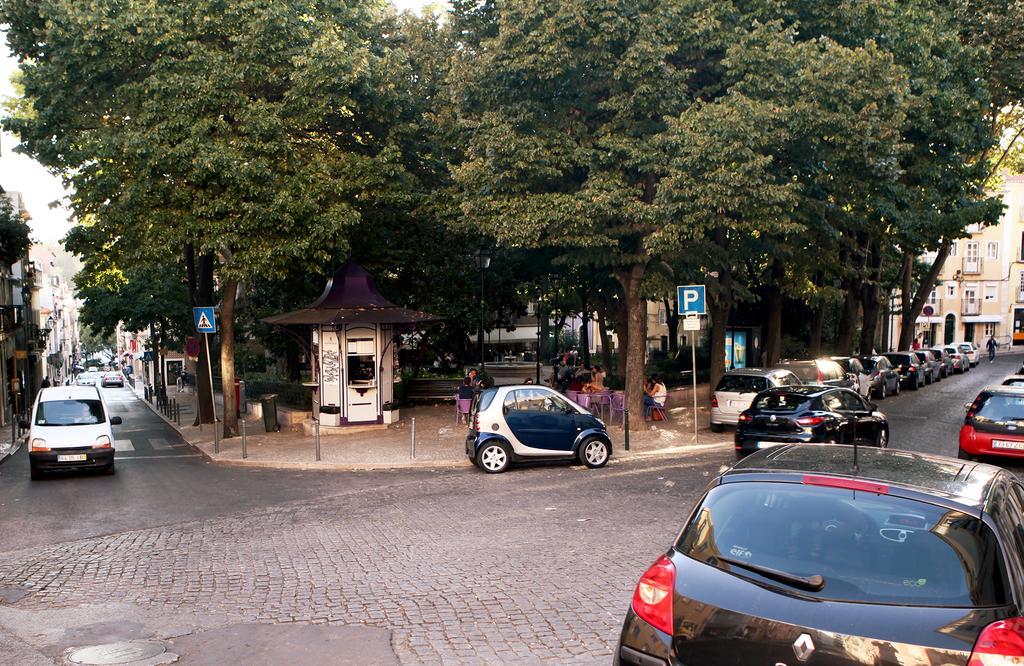 Triplex With Garage - Praca Das Flores Lisbon Bilik gambar